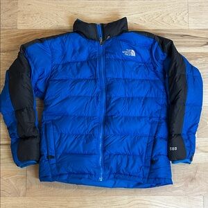 The north face boys XL 550 puffer jacket